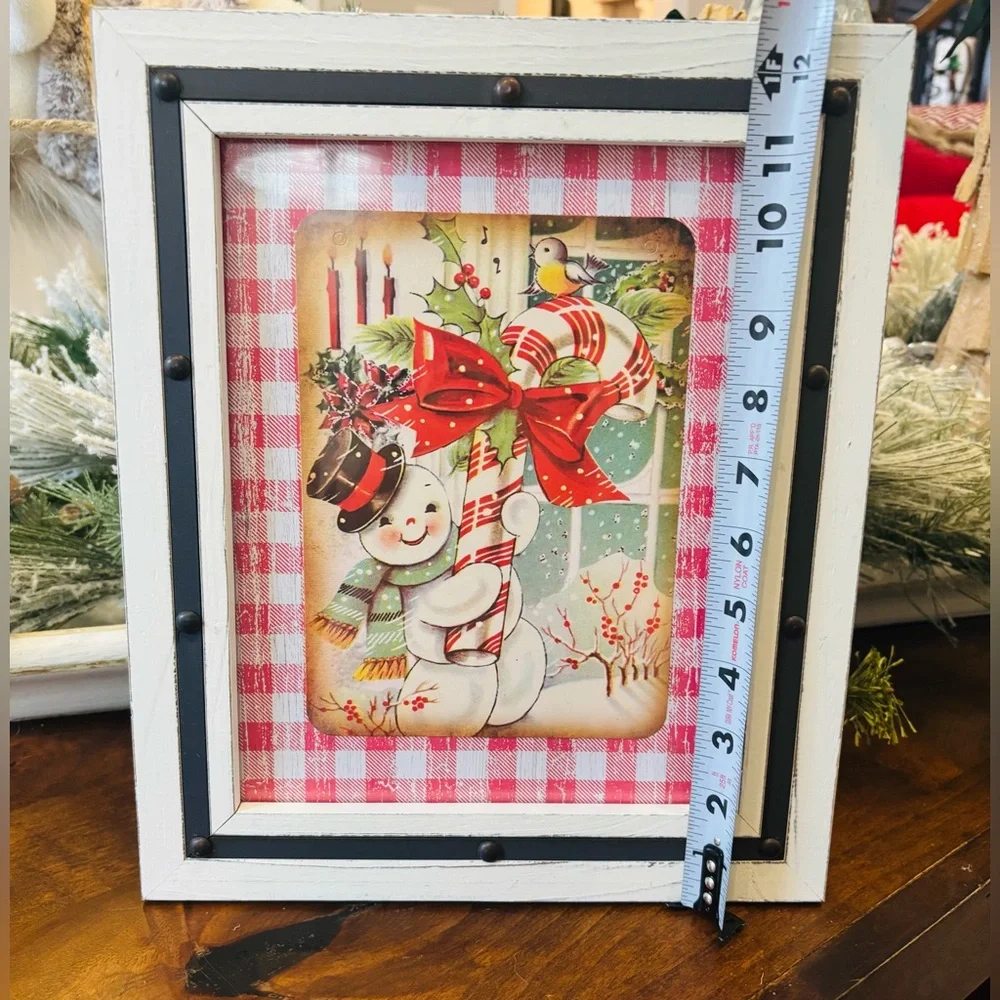 Broyhill Distressed Wood Frame With Metal Accents. 10.5”x12.5” Holds 8x10